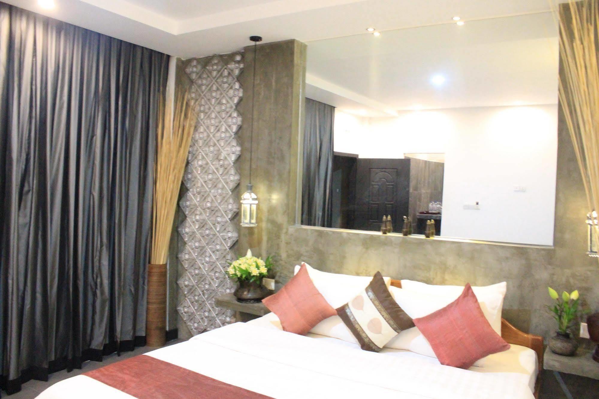 Fancy Boutique Villa Hotel Siem Reap Esterno foto