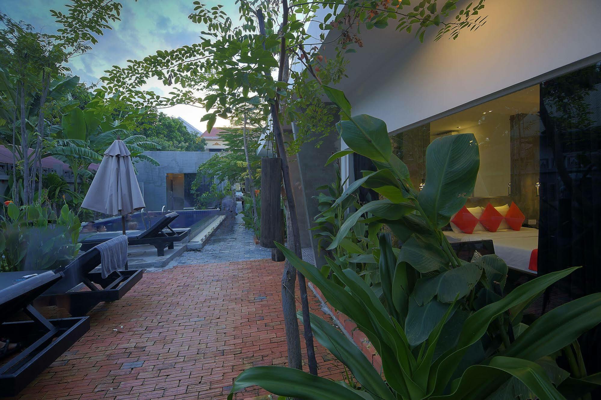 Fancy Boutique Villa Hotel Siem Reap Esterno foto